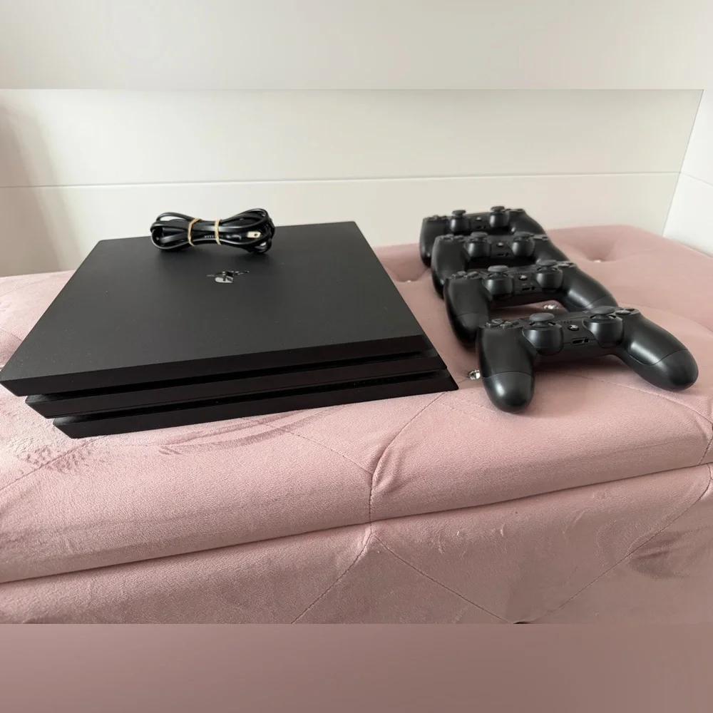 Sony PlayStation 4 Pro 1TB Bundle - 1 Console + 4 Controllers